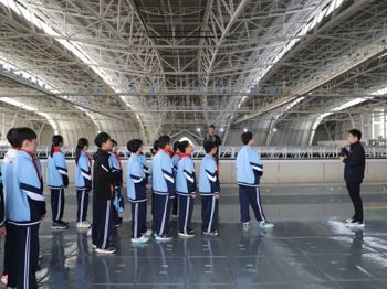 【华文化·至美立德】探秘水利前沿，赋能青春梦想——无锡市华庄中学七（2）中队寻访水利部太湖流域水利治理实验室